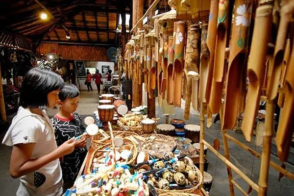 souvenir saung angklung udjo